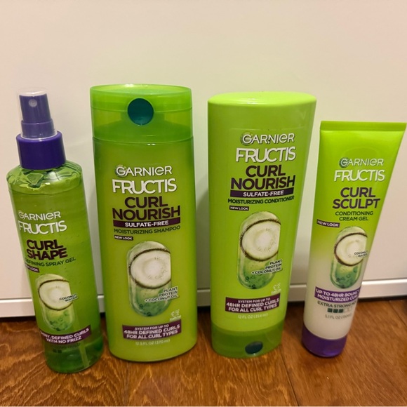 Garnier Fructis Curl Nourish Style Curl Shape Defining Spray Gel AND Curl Sculpt - Picture 1 of 2